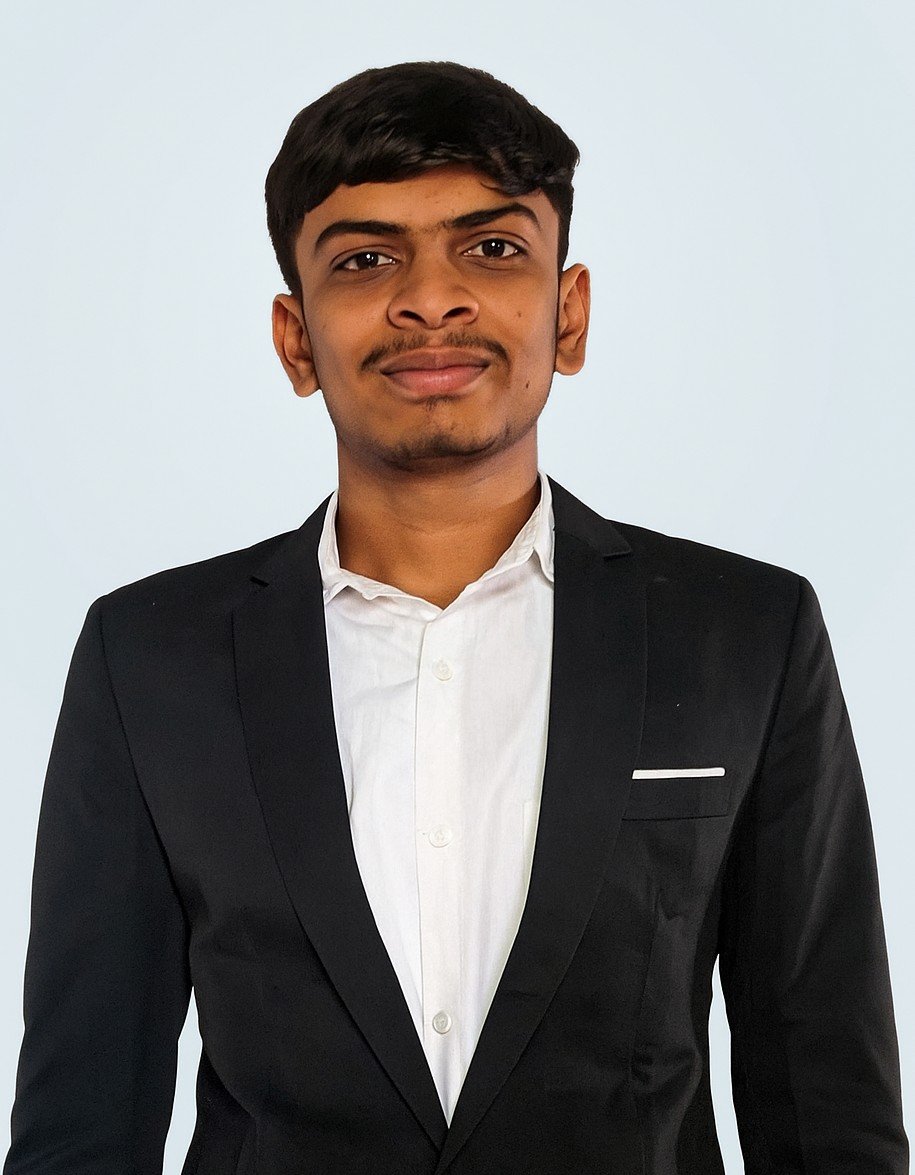 Vansh Mandanka, founder and project manager at Infowave web and app development agency